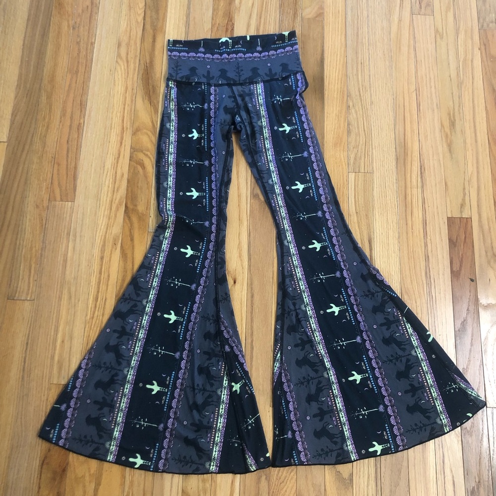 💜🖤  SOLD fast on M